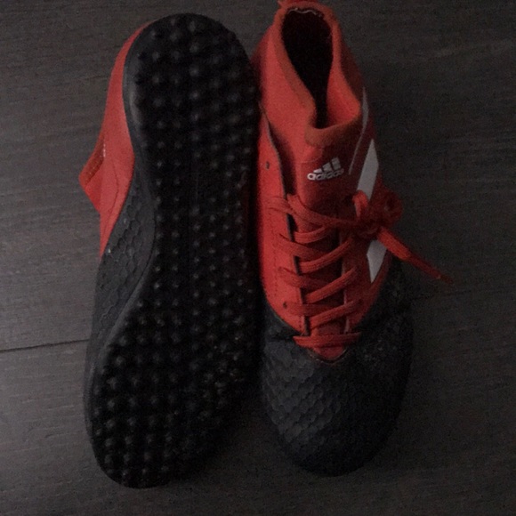 Adidas turf soccer shoes - Picture 2 of 3